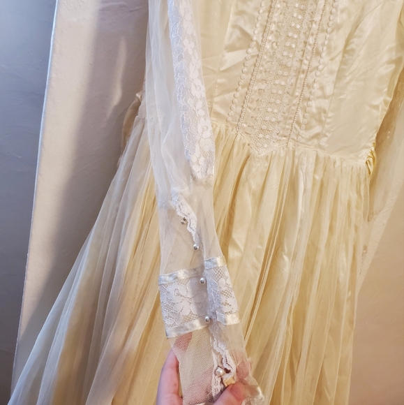 Vintage 1970s Victorian Revival Gunne Sax - Wedding Dress US Size 4-6 - Picture 5 of 10
